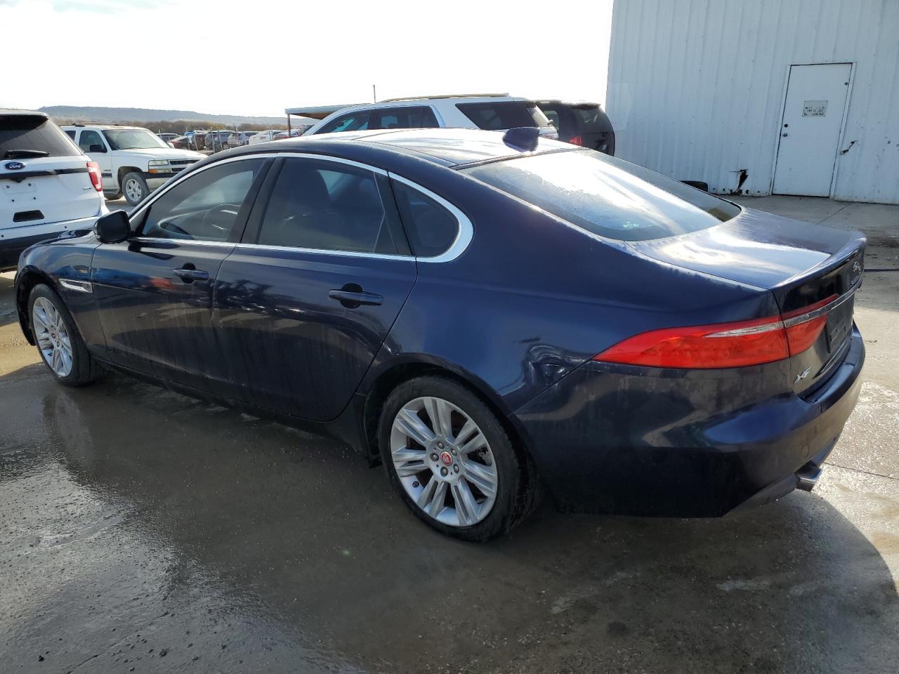Image 2 of 2016 JAGUAR XF PREMIUM 2016 with VIN SAJBD4BV9GCY24246