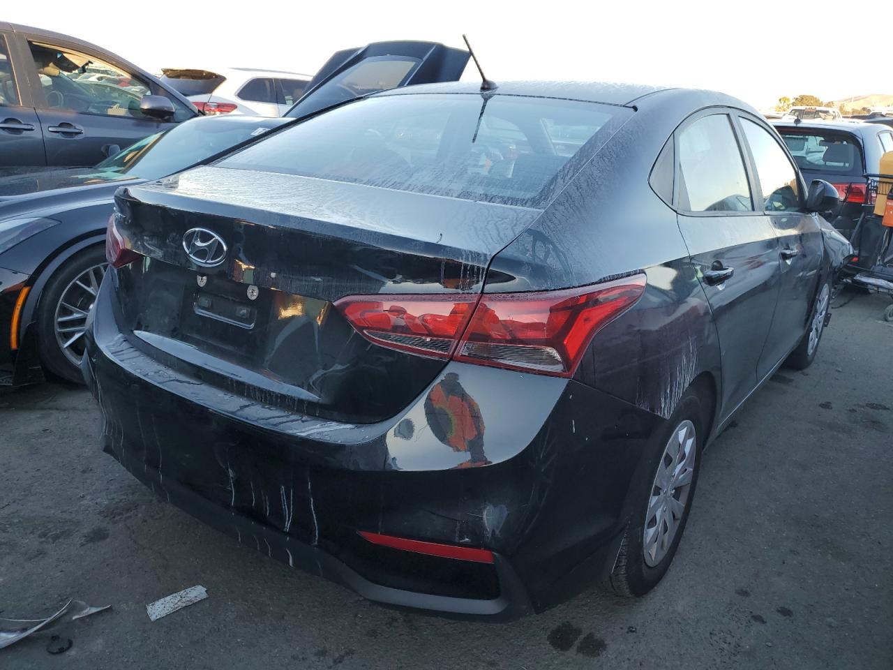 Obraz 3 z 2019 HYUNDAI ACCENT SE 2019 z VIN 3KPC24A39KE067116