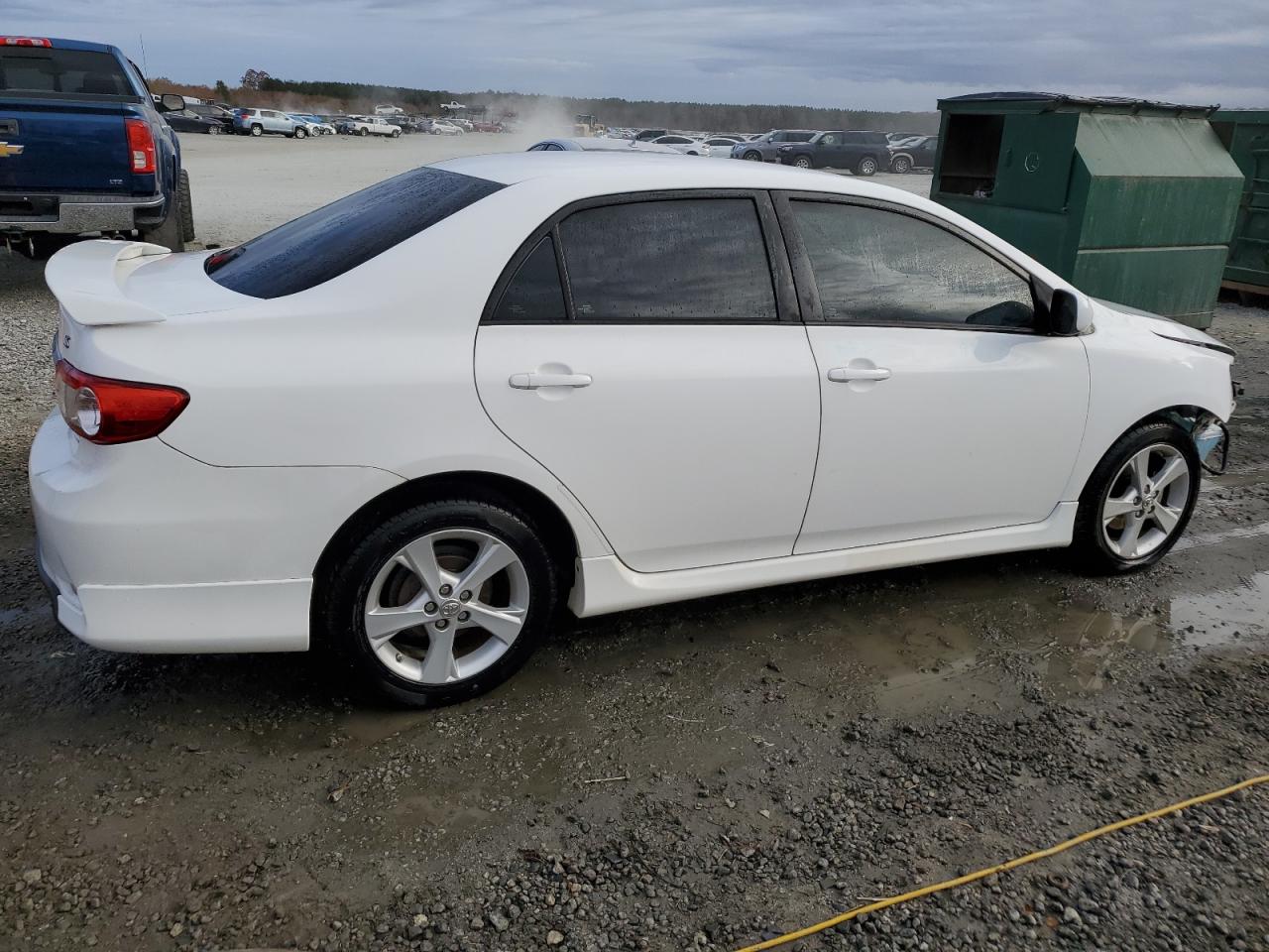 Image 3 of 2011 TOYOTA COROLLA BASE 2011 with VIN 2T1BU4EE5BC689342