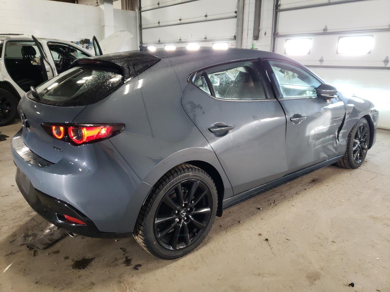 Image 3 of 2020 MAZDA 3 PREMIUM 2020 with VIN JM1BPANM4L1153873