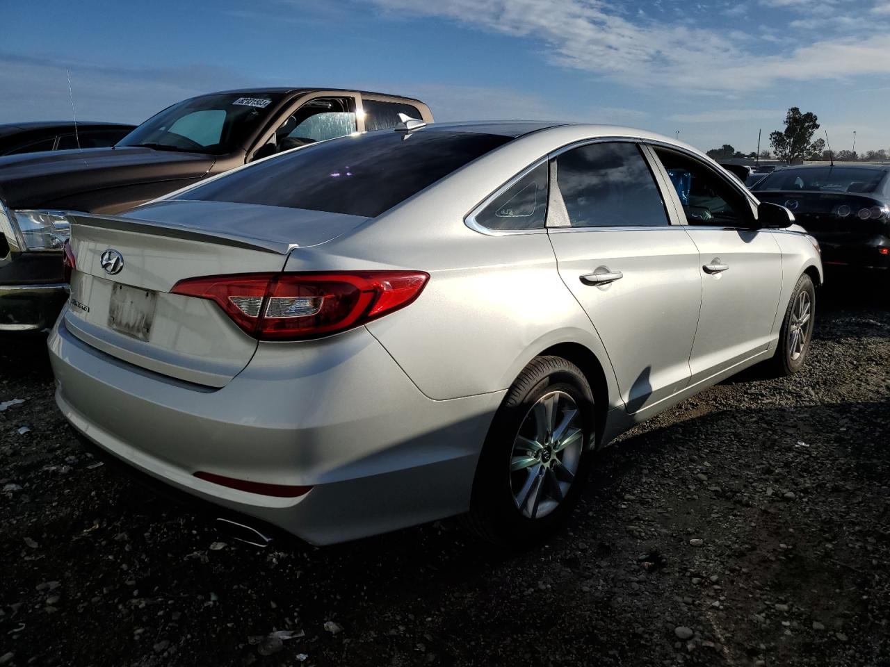 Image 3 of 2017 HYUNDAI SONATA SE 2017 with VIN 5NPE24AF7HH581912