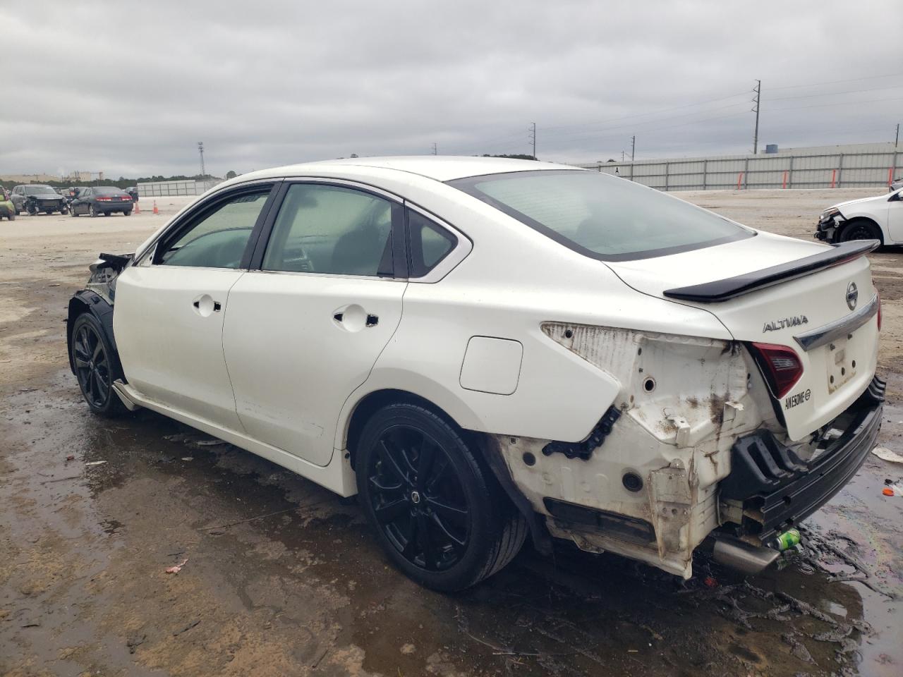 Obraz 2 z 2017 NISSAN ALTIMA 2.5 2017 z VIN 1N4AL3AP9HC263497
