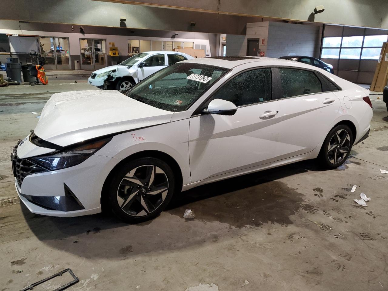 Изображение 2022 HYUNDAI ELANTRA LIMITED 2022
