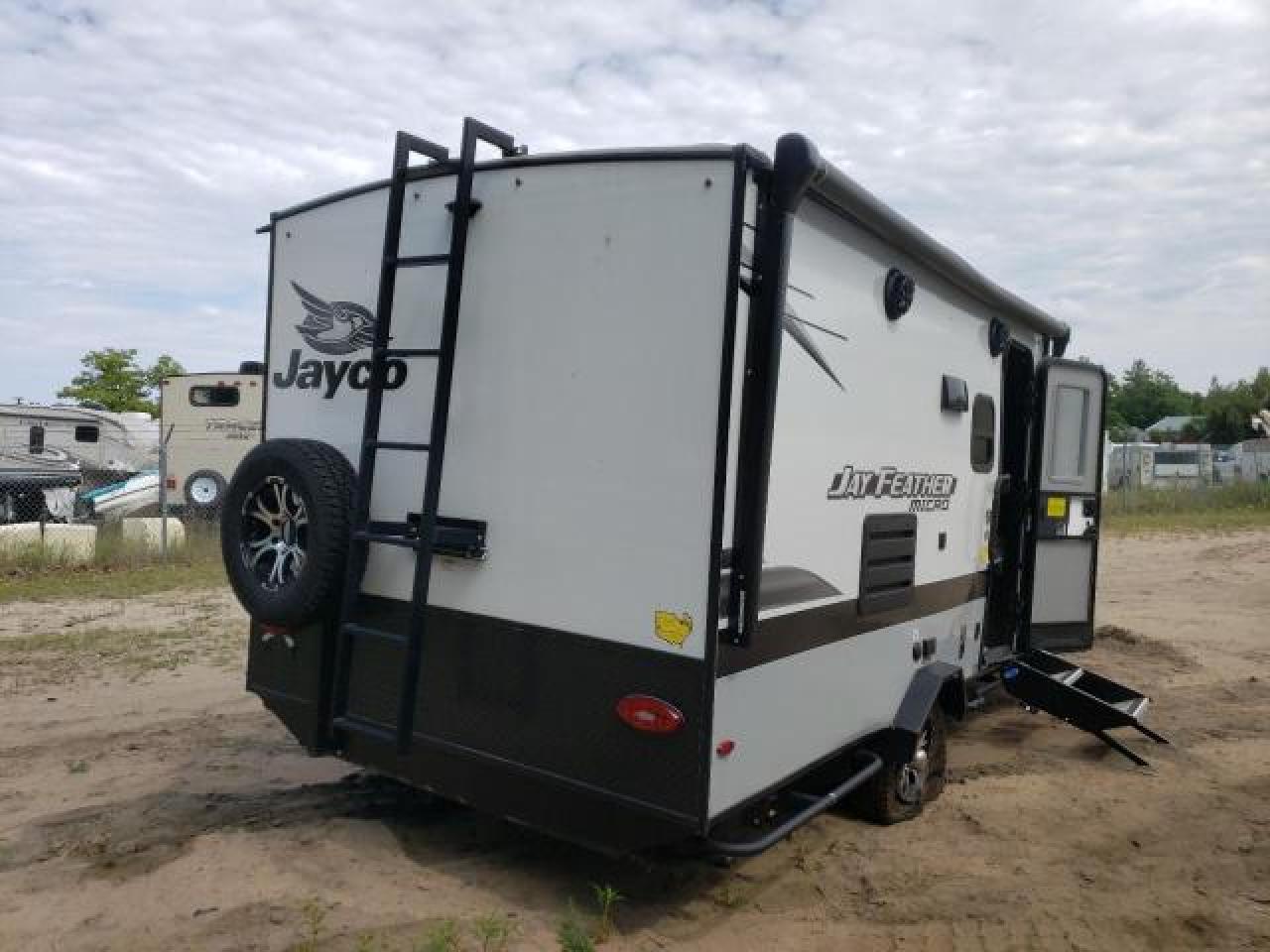 Изображение 3 2022 JACO JAY SERIES 2022 с VIN 1UJBJ0AJ8N1JK0952