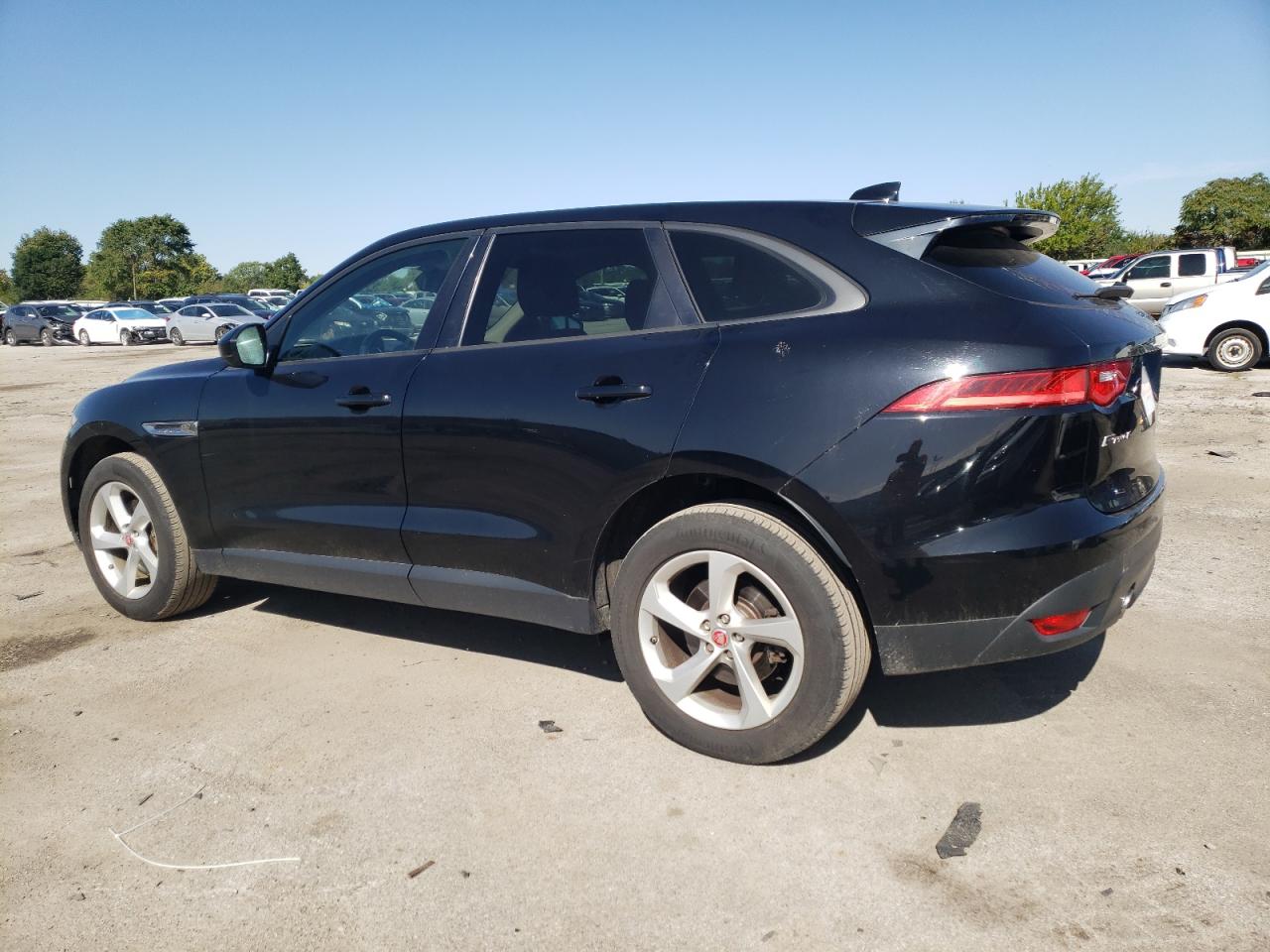 Obraz 2 z Jaguar F-Pace Premium 2018 z VIN SADCJ2GX9JA237840