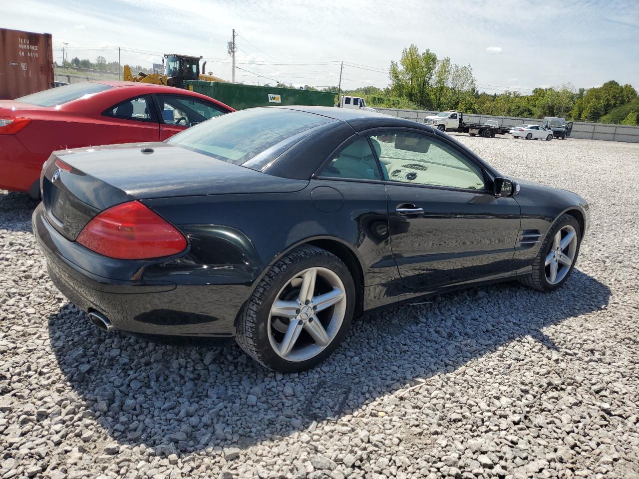 Image 3 of 2005 MERCEDES-BENZ SL 500 2005 with VIN WDBSK75F65F100275
