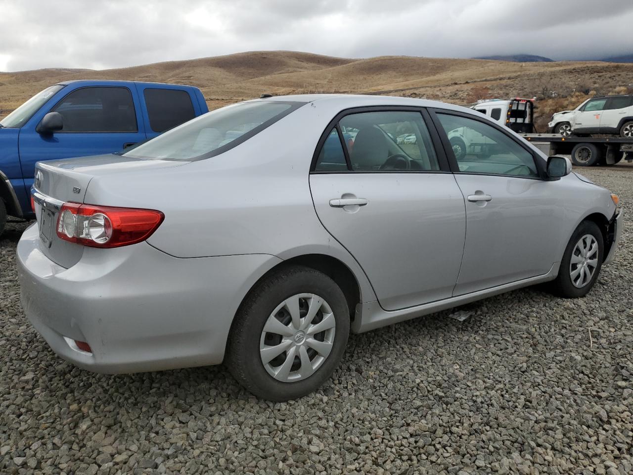 Image 3 of 2011 TOYOTA COROLLA BASE 2011 with VIN 2T1BU4EE0BC626259