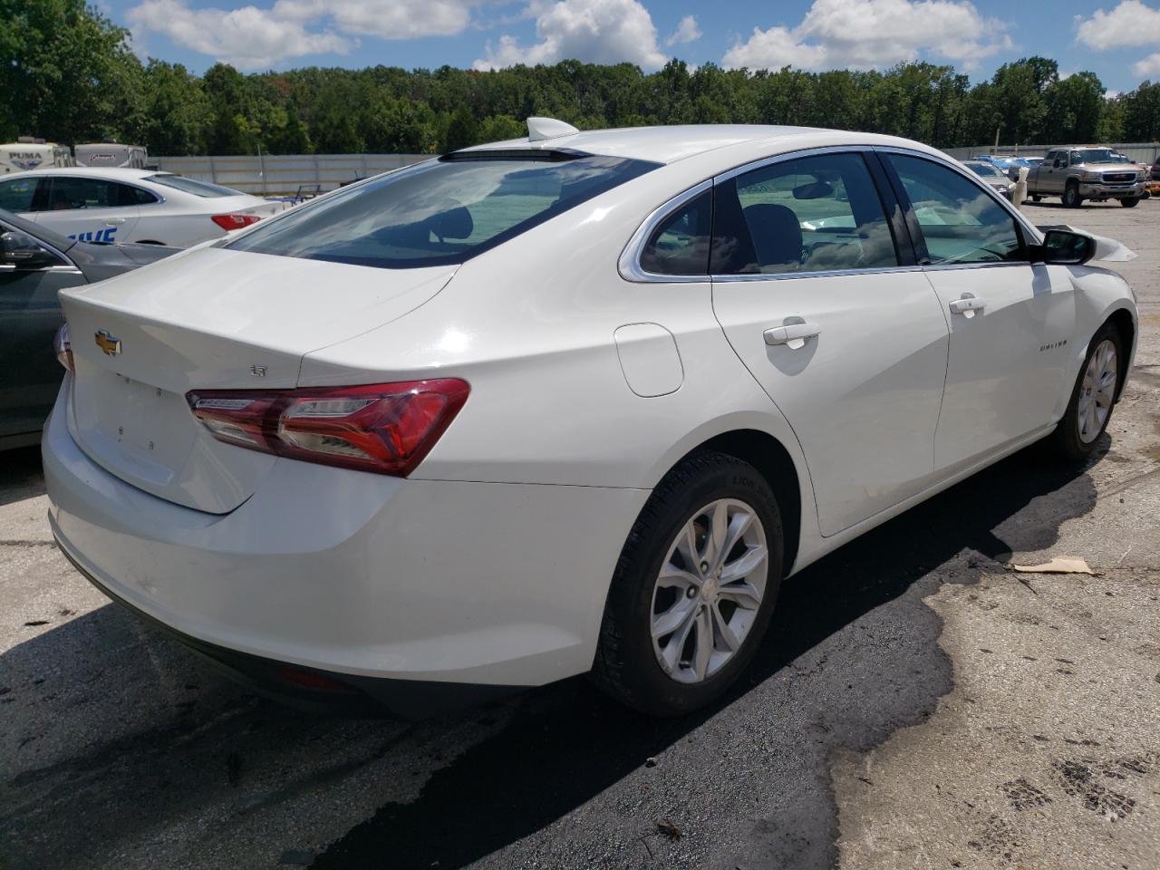 Image 3 of 2020 CHEVROLET MALIBU LT 2020 with VIN 1G1ZD5ST3LF098726