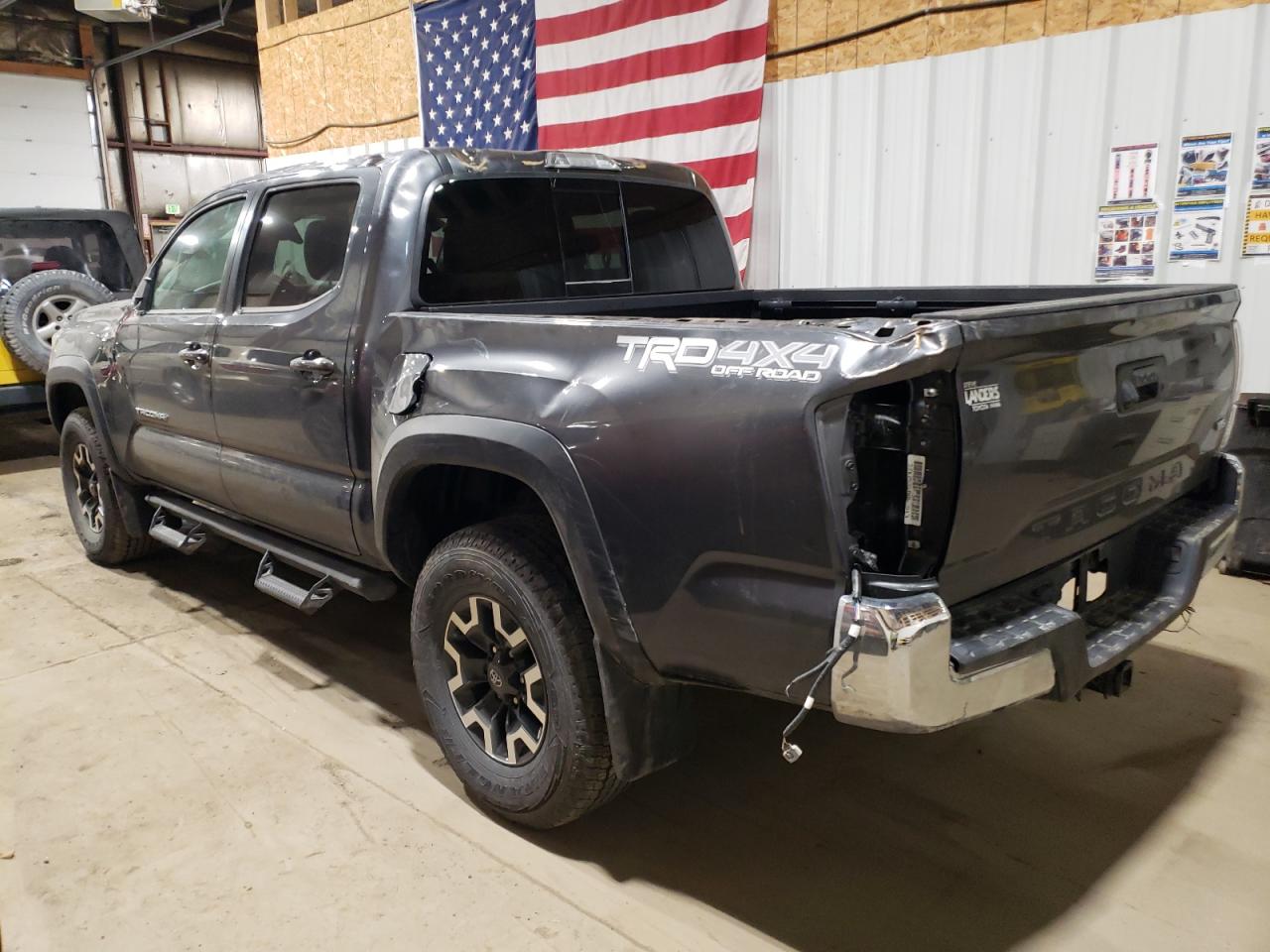 Obraz 2 z 2021 TOYOTA TACOMA DOUBLE CAB 2021 z VIN 3TMCZ5AN4MM440476