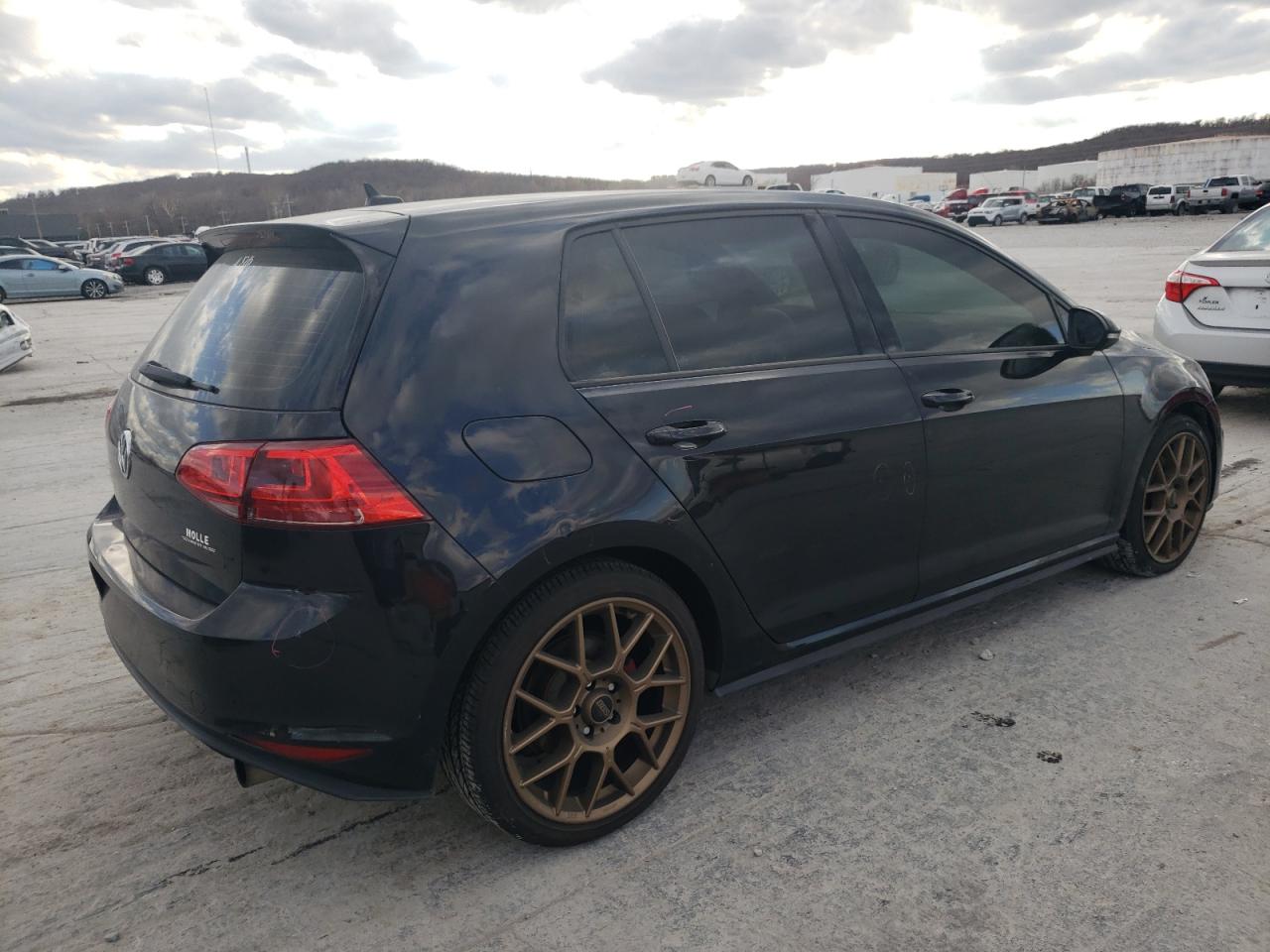 Изображение 3 2017 VOLKSWAGEN GTI S 2017 с VIN 3VW4T7AUXHM016604
