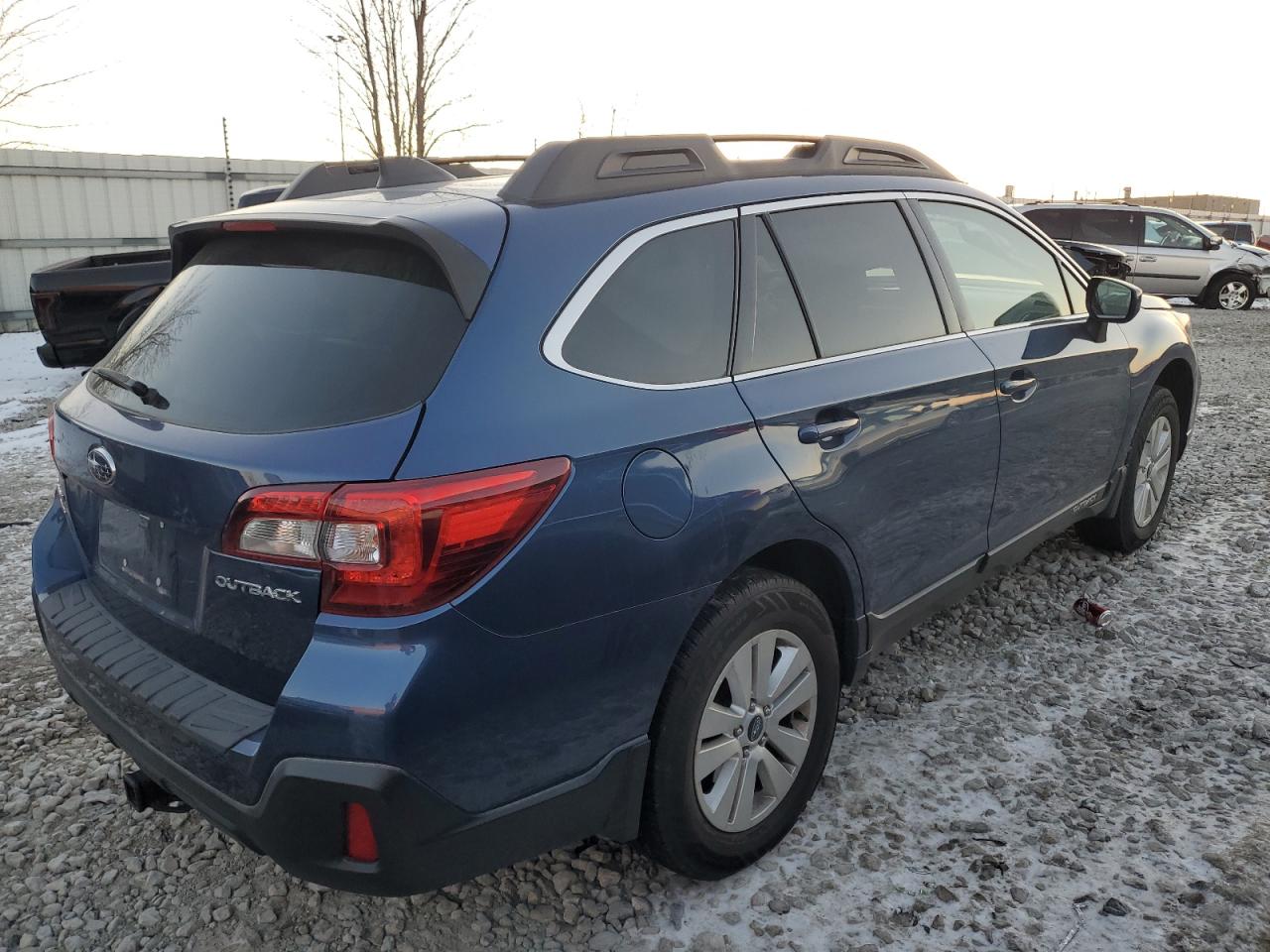 Изображение 3 2019 SUBARU OUTBACK 2.5I PREMIUM 2019 с VIN 4S4BSAFC1K3295049
