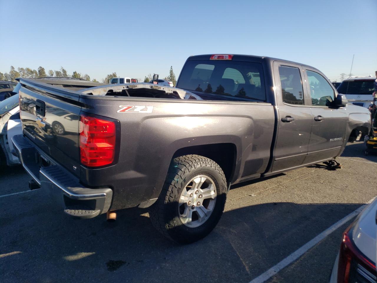 Изображение 3 2015 CHEVROLET SILVERADO K1500 LT 2015 с VIN 1GCVKREC4FZ257030