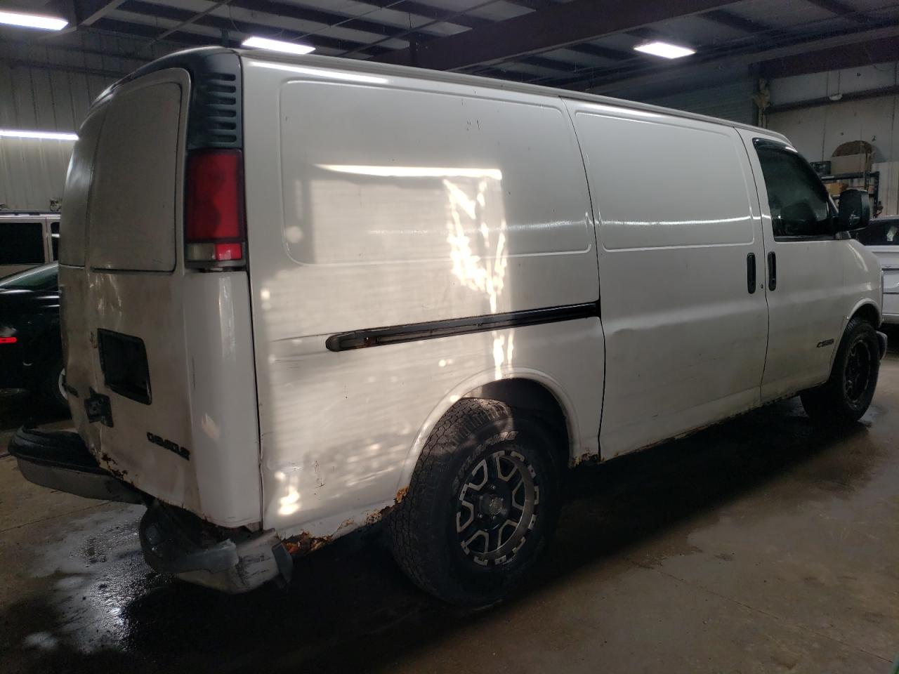 Image 3 of 2002 CHEVROLET EXPRESS G1500  2002 with VIN 1GCFG15M621137058