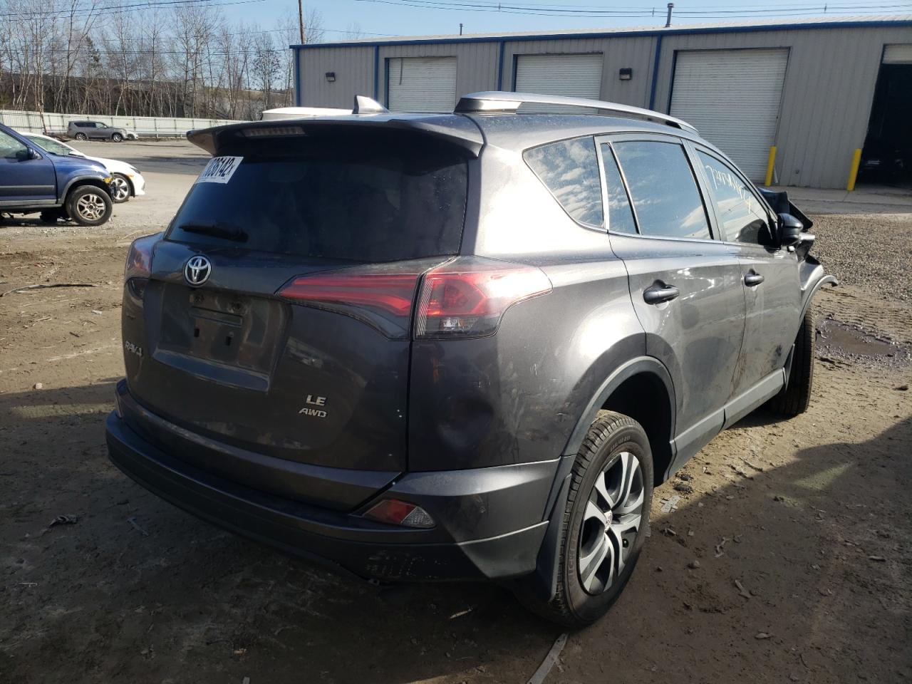 Obraz 3 z 2017 TOYOTA RAV4 LE 2017 z VIN JTMBFREVXHJ119079