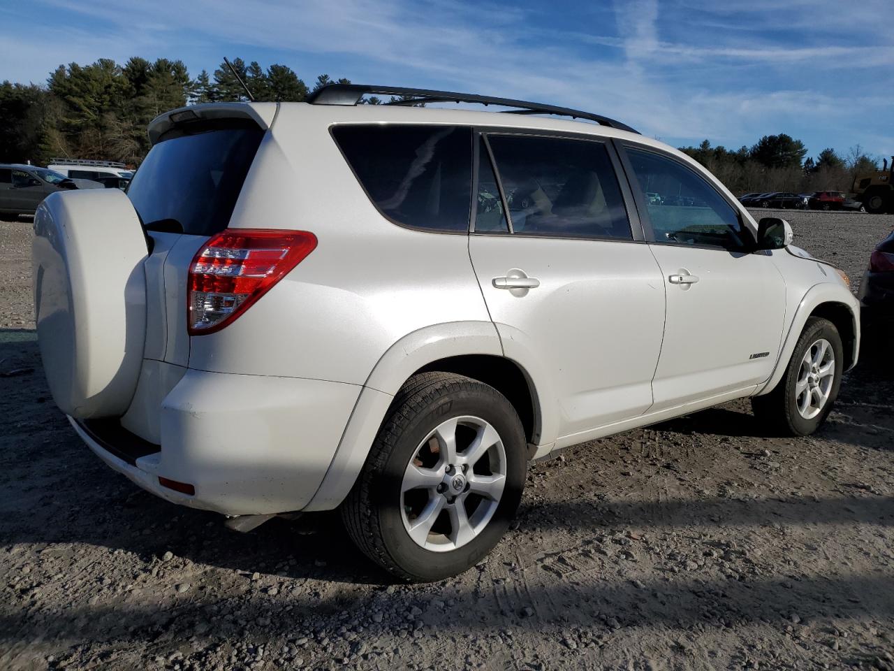 Изображение 3 2011 TOYOTA RAV4 LIMITED 2011 с VIN 2T3YF4DVXBW104041