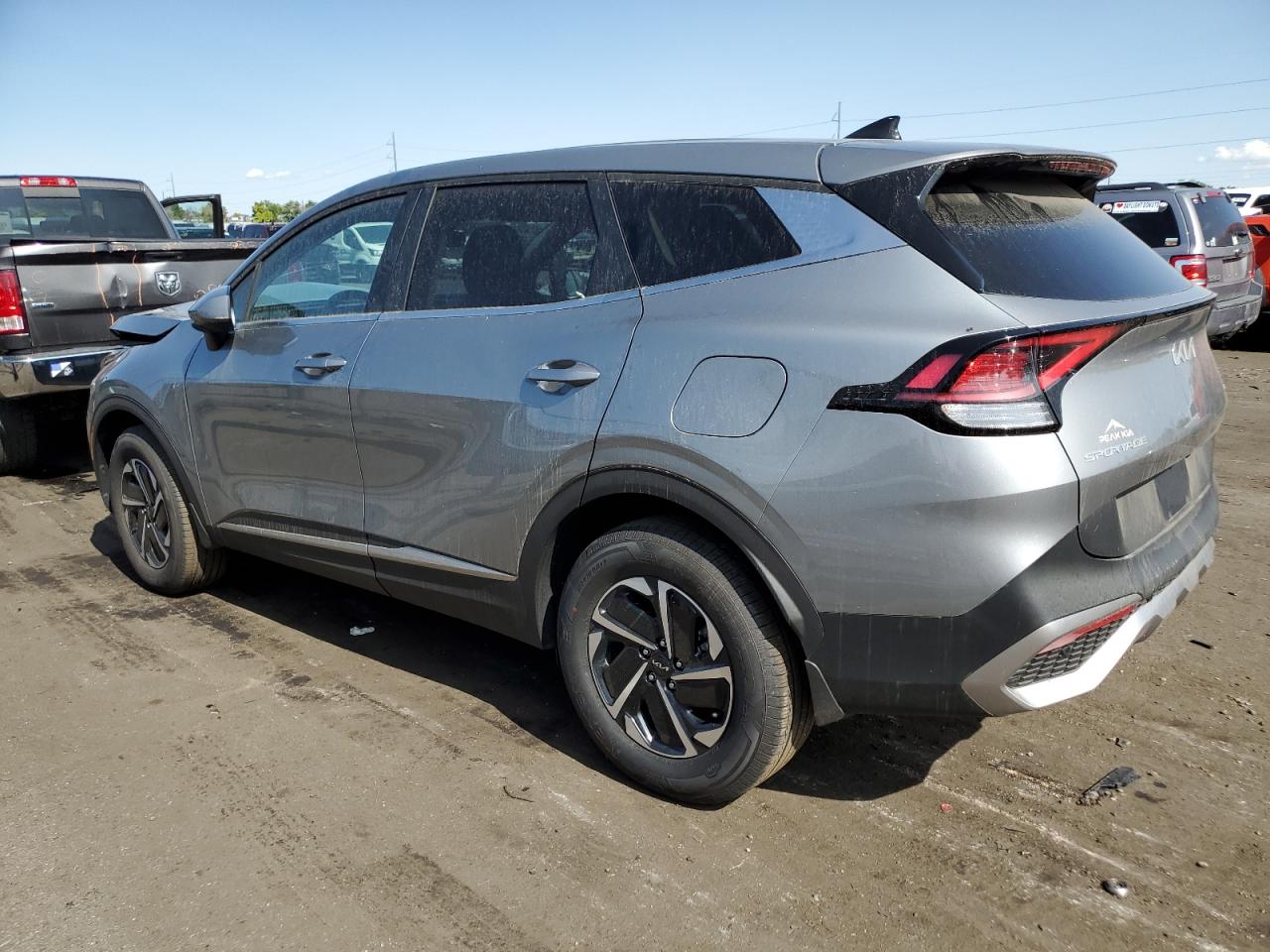 Obraz 2 z 2023 KIA SPORTAGE LX 2023 z VIN KNDPUCAG0P7057414