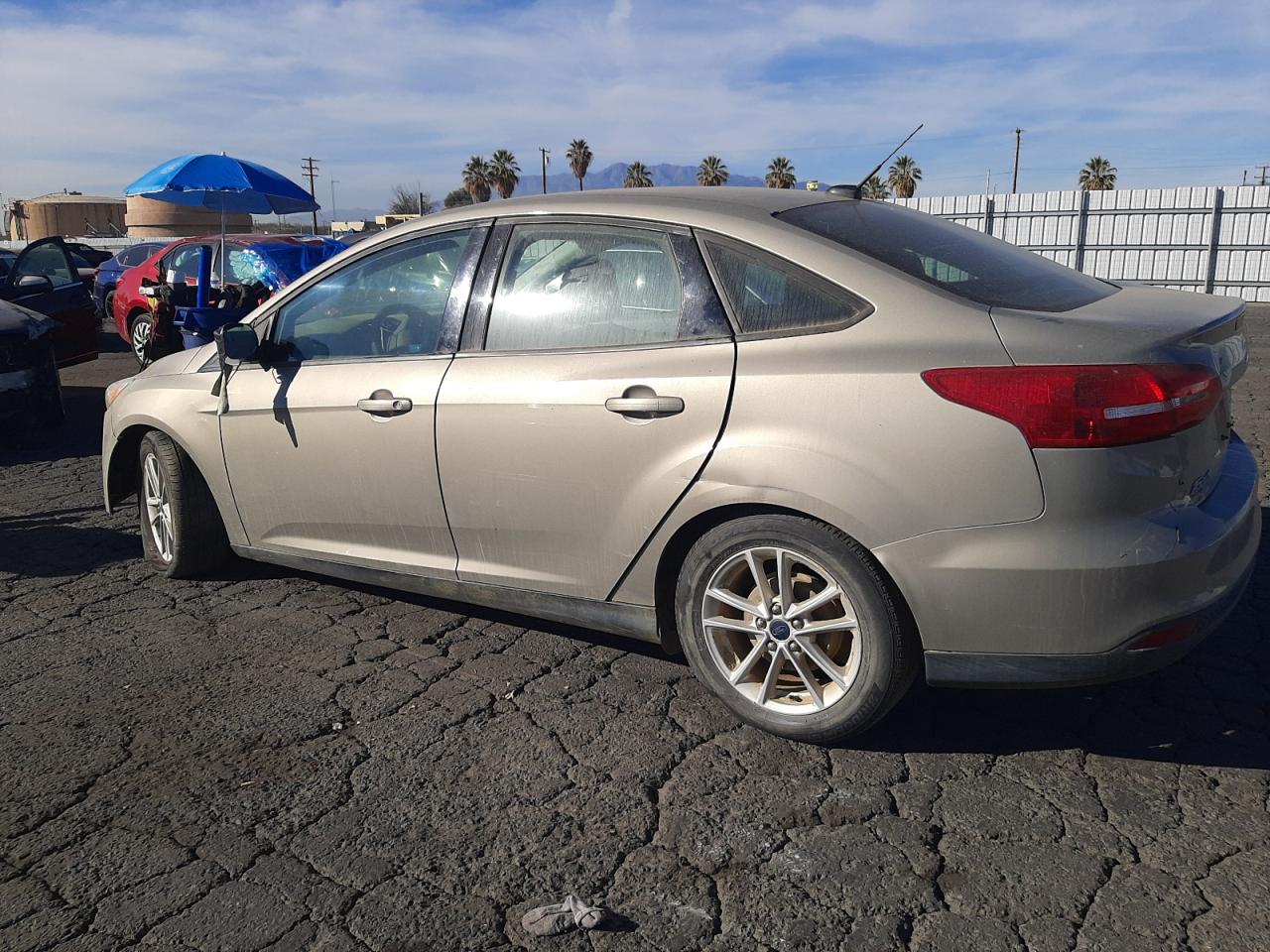 Obraz 2 z 2016 FORD FOCUS SE 2016 z VIN 1FADP3F25GL282061
