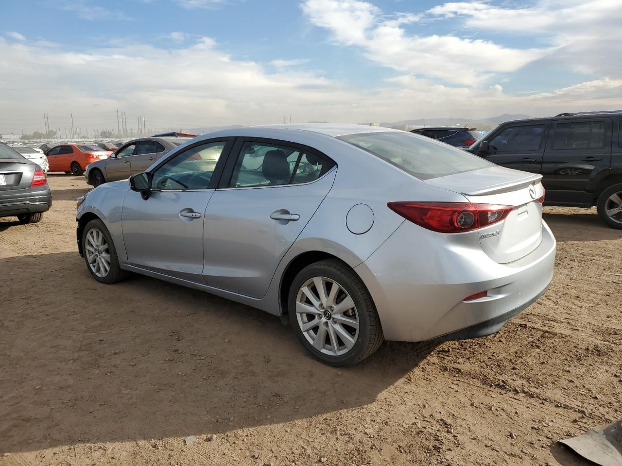 Obraz 2 z 2018 MAZDA 3 TOURING 2018 z VIN 3MZBN1V3XJM198102
