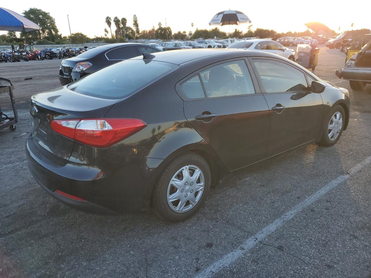 Изображение 3 2016 KIA FORTE LX 2016 с VIN KNAFK4A65G5551128