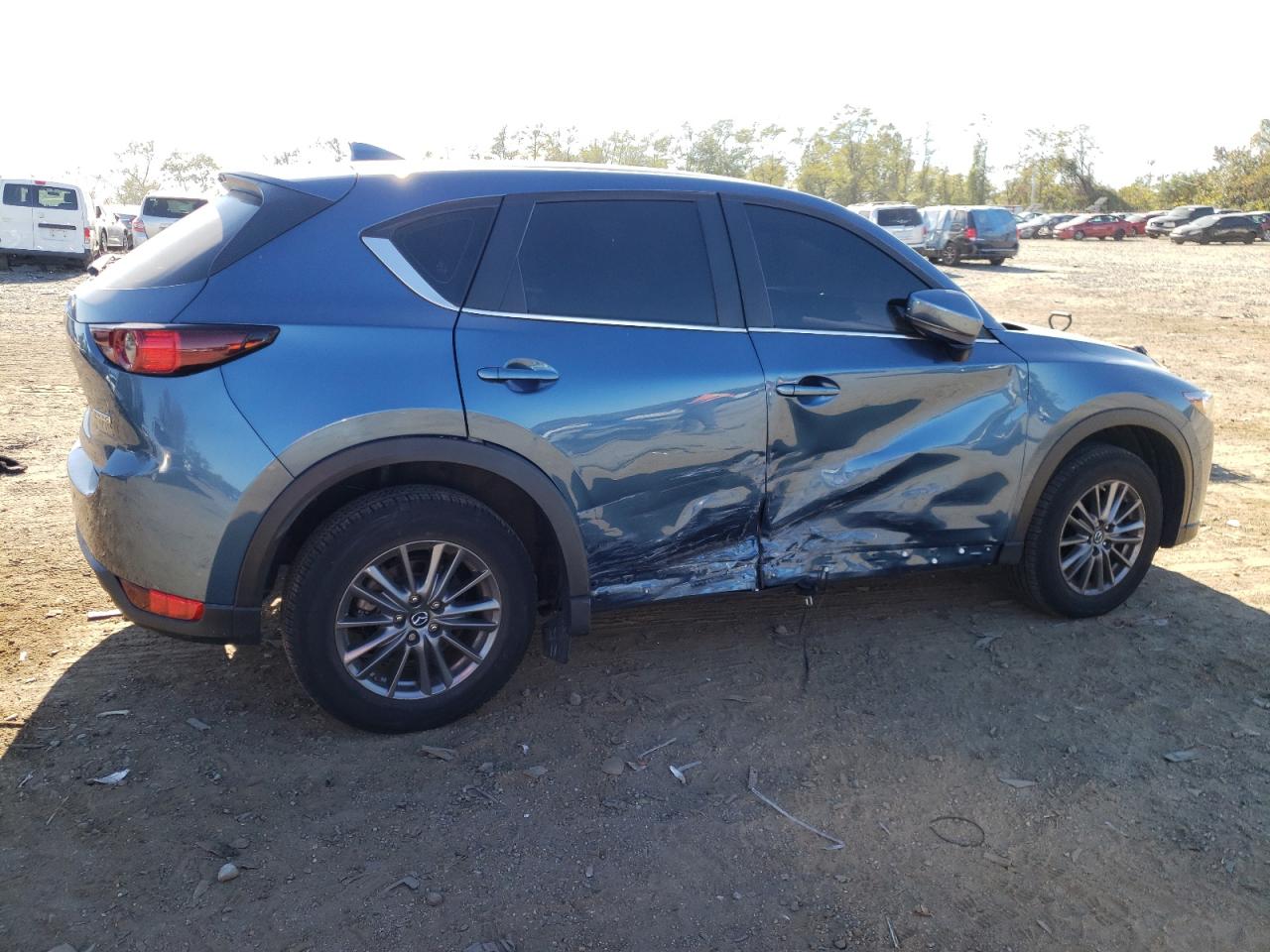 Obraz 3 z 2020 MAZDA CX-5 SPORT 2020 z VIN JM3KFBBM1L0839833