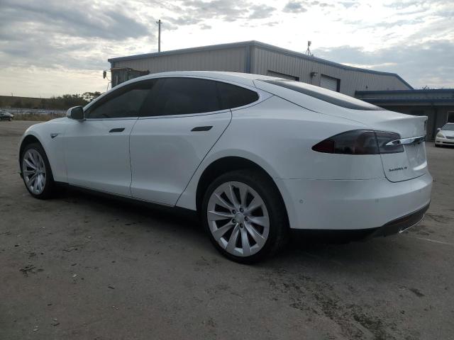 Obraz 2 z 2015 TESLA MODEL S  2015 z VIN 5YJSA1E23FF119743