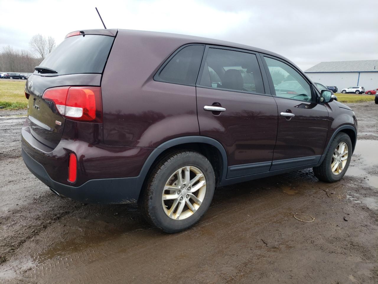 Image 3 of 2014 KIA SORENTO LX 2014 with VIN 5XYKT3A61EG427886