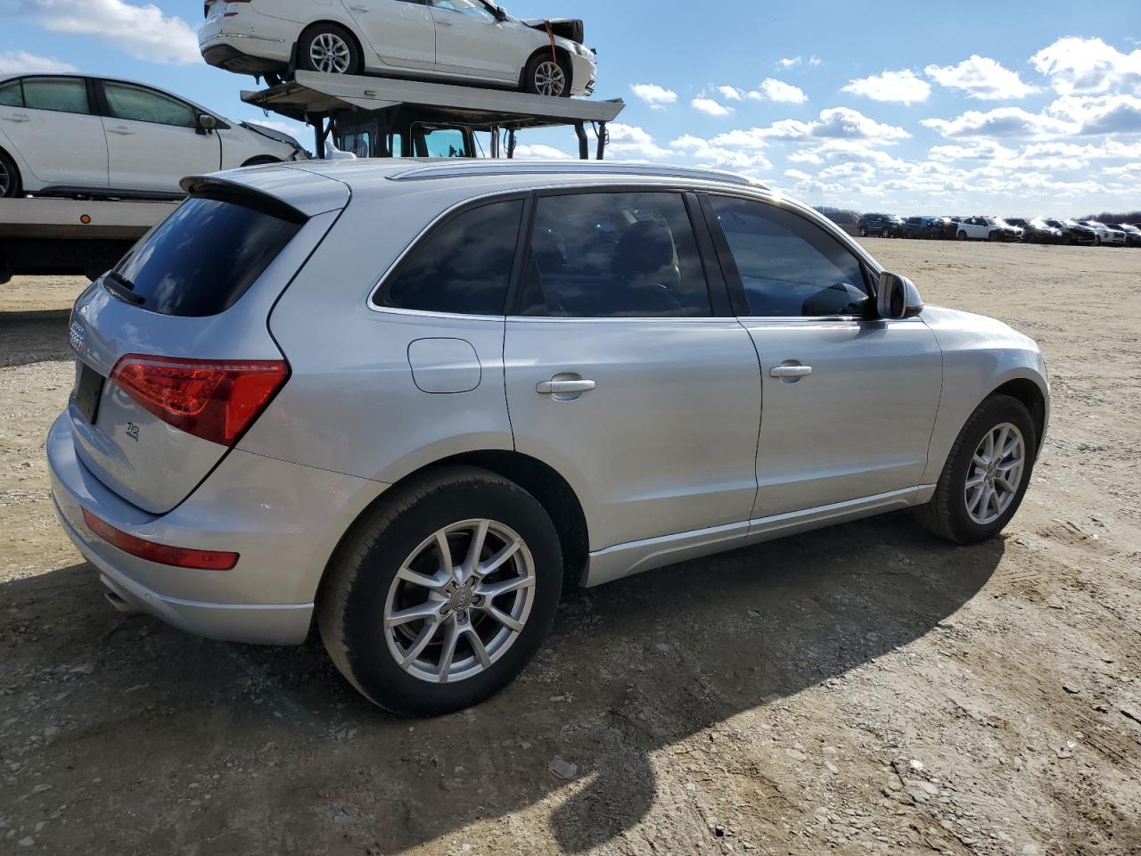 Obraz 3 z 2010 AUDI Q5 PREMIUM PLUS 2010 z VIN WA1LKAFP0AA075787