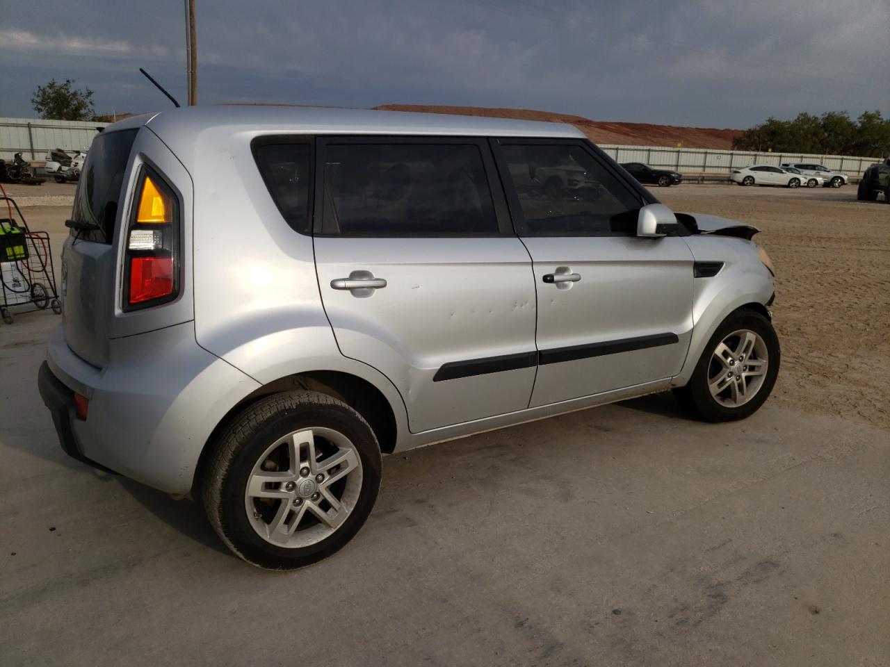 Изображение 3 2011 KIA SOUL + 2011 с VIN KNDJT2A23B7266985