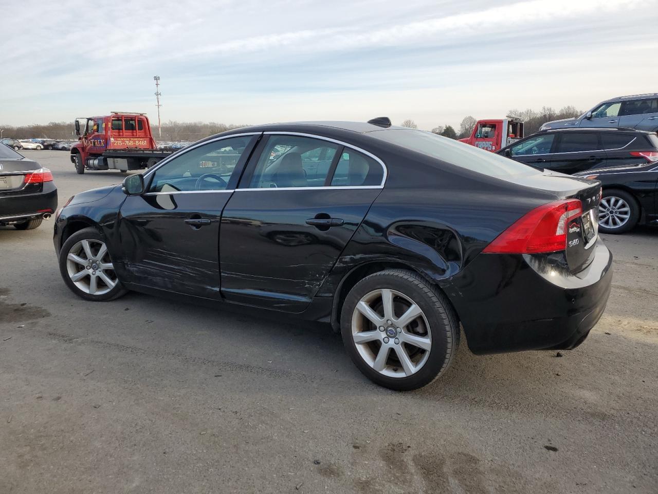 Image 2 of 2016 VOLVO S60 PREMIER 2016 with VIN YV126MFK7G2399604