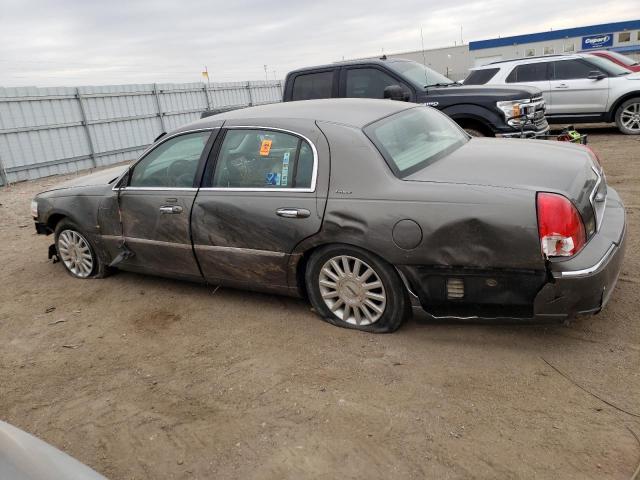 Obraz 2 z 2003 LINCOLN TOWN CAR EXECUTIVE 2003 z VIN 1LNHM81W73Y698150
