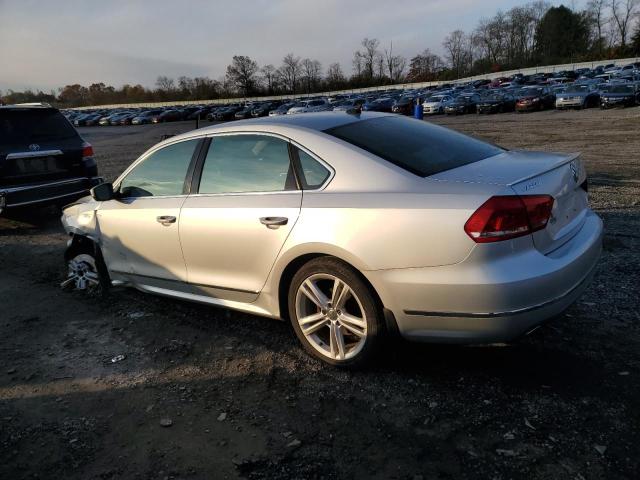 Obraz 2 z 2014 VOLKSWAGEN PASSAT SEL 2014 z VIN 1VWCN7A33EC010282