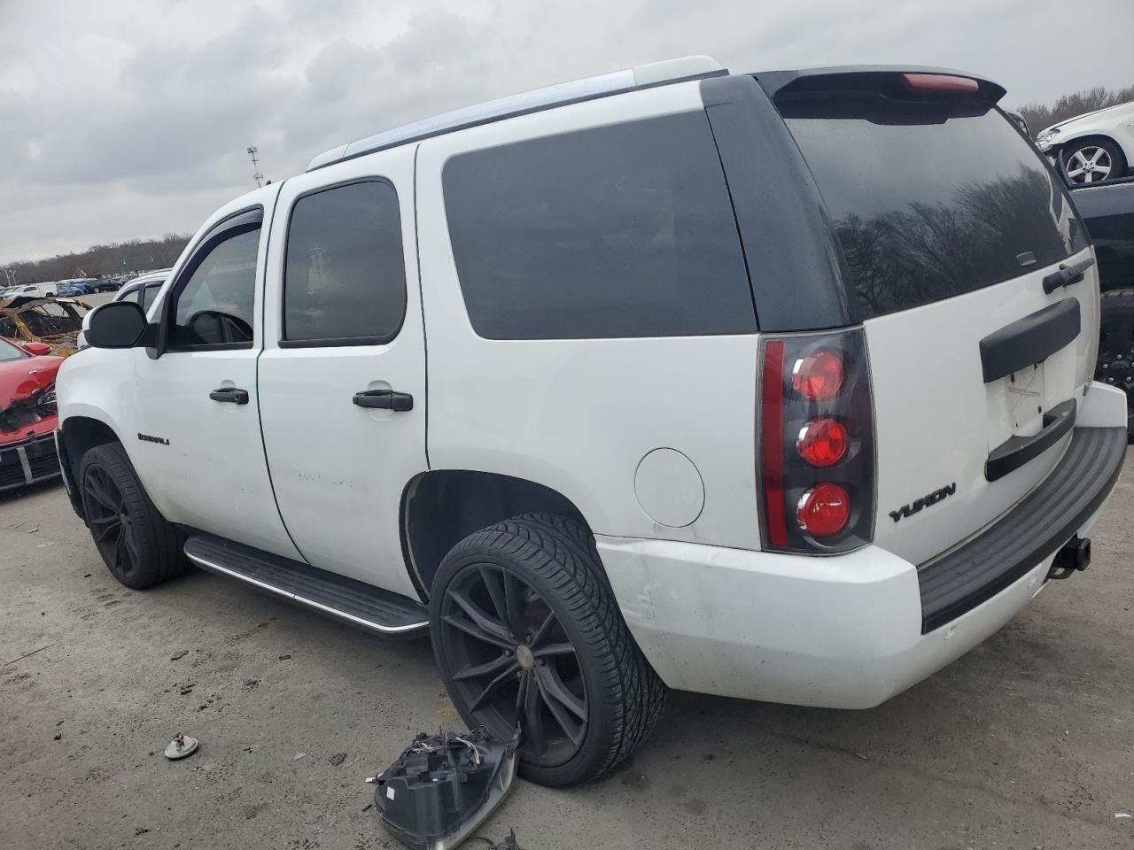 Изображение 2 2007 GMC YUKON DENALI 2007 с VIN 1GKFK63817J329520