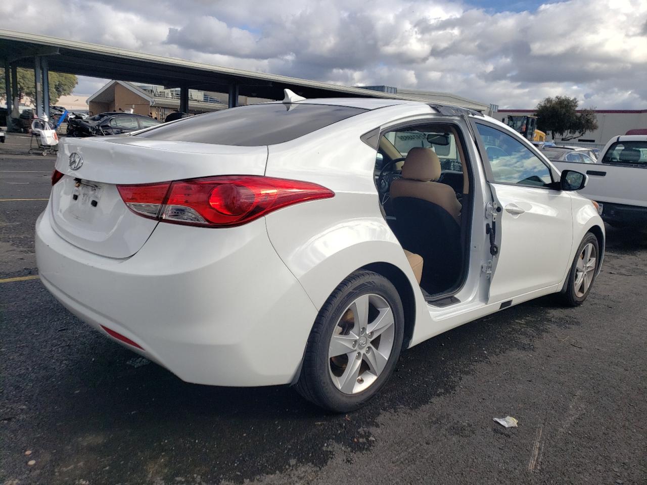 Изображение 3 2013 HYUNDAI ELANTRA GLS 2013 с VIN 5NPDH4AE2DH286650