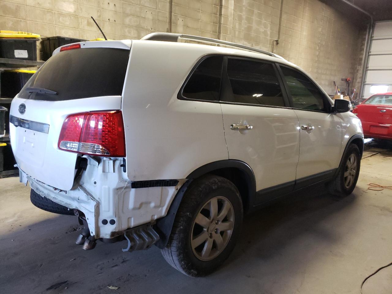 Image 3 of 2013 KIA SORENTO LX 2013 with VIN 5XYKT4A64DG415218