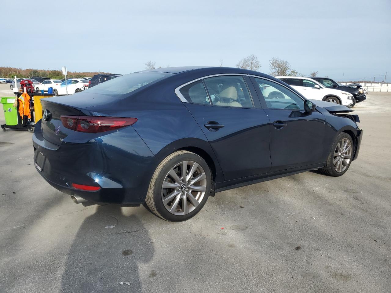 Изображение 3 2020 MAZDA 3 SELECT 2020 с VIN JM1BPACL8L1171688