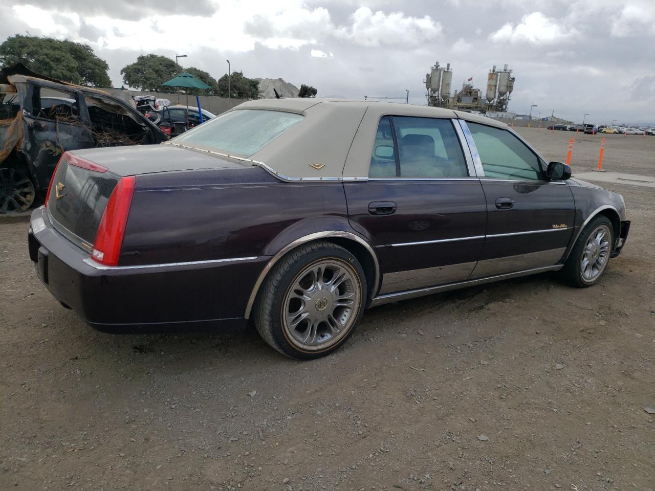 Image 3 of 2008 CADILLAC DTS  2008 with VIN 1G6KD57Y88U117516