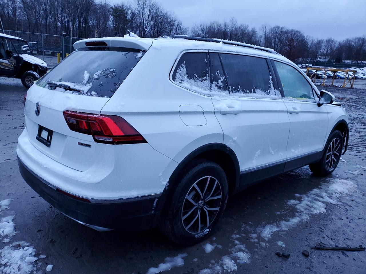 Image 3 of 2021 VOLKSWAGEN TIGUAN SE 2021 with VIN 3VV2B7AX5MM052655