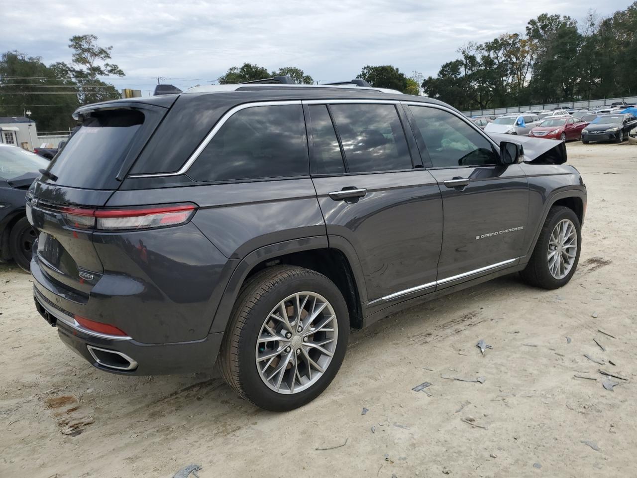 Image 3 of 2022 JEEP GRAND CHEROKEE SUMMIT 2022 with VIN 1C4RJHET2N8536060