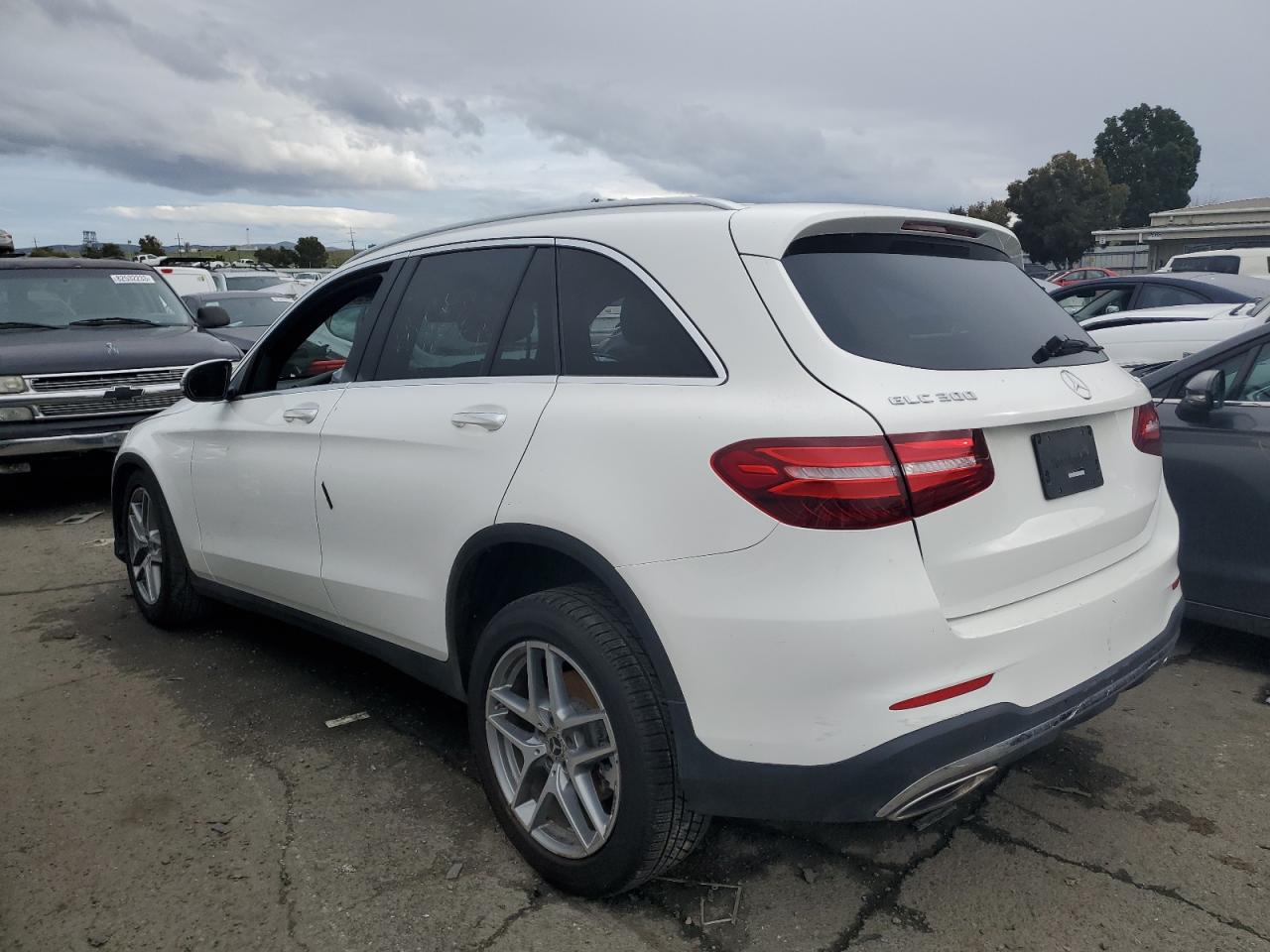 Изображение 2 2019 MERCEDES-BENZ GLC 300 4MATIC 2019 с VIN WDC0G4KB8KV141299