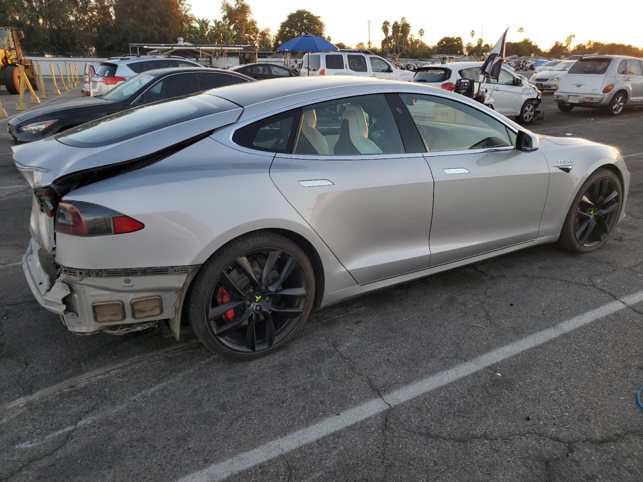 Obraz 3 z 2018 TESLA MODEL S  2018 z VIN 5YJSA1E43JF285366