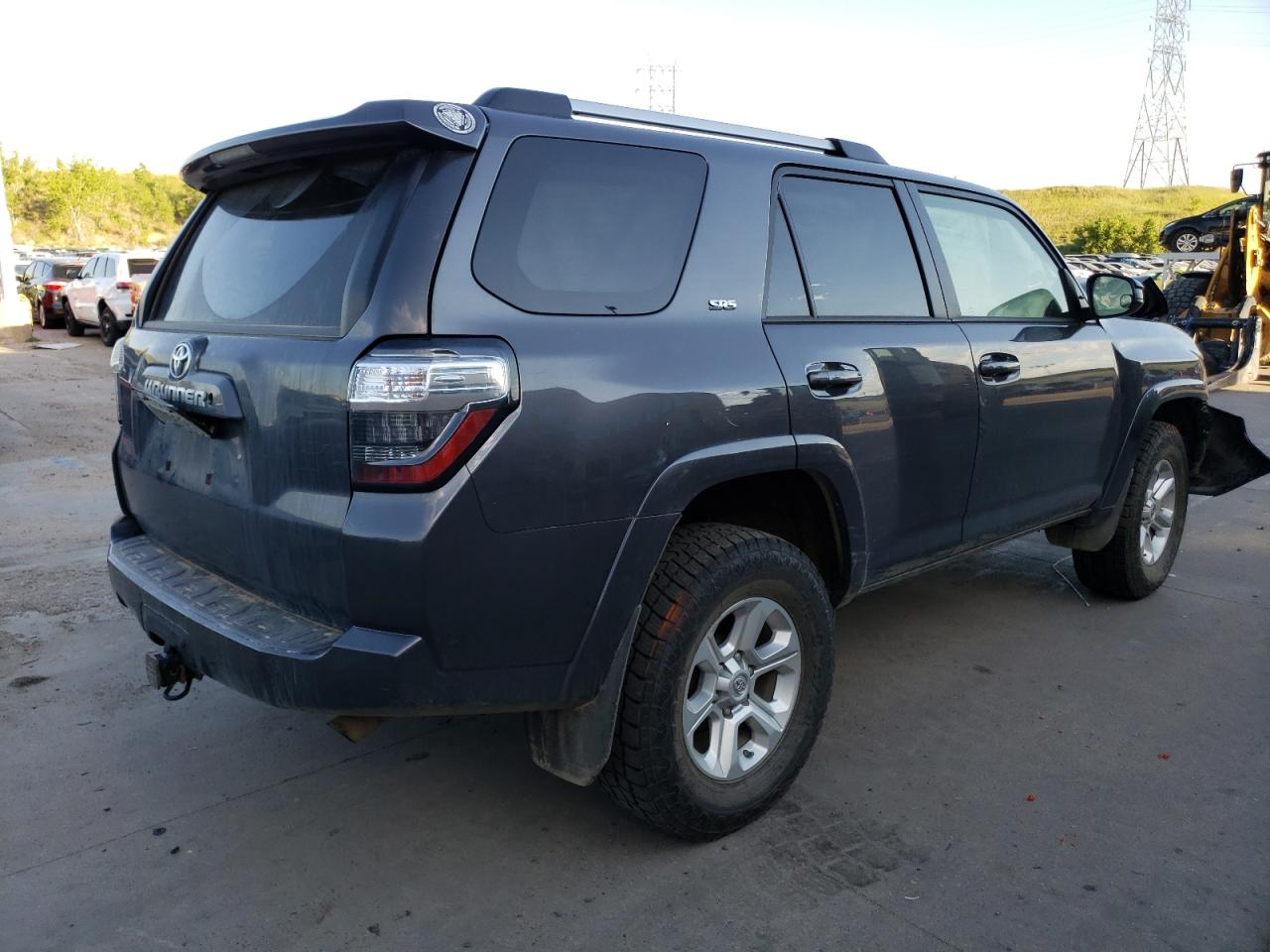 Image 3 of 2020 TOYOTA 4RUNNER SR5/SR5 PREMIUM 2020 with VIN JTEBU5JR9L5756968