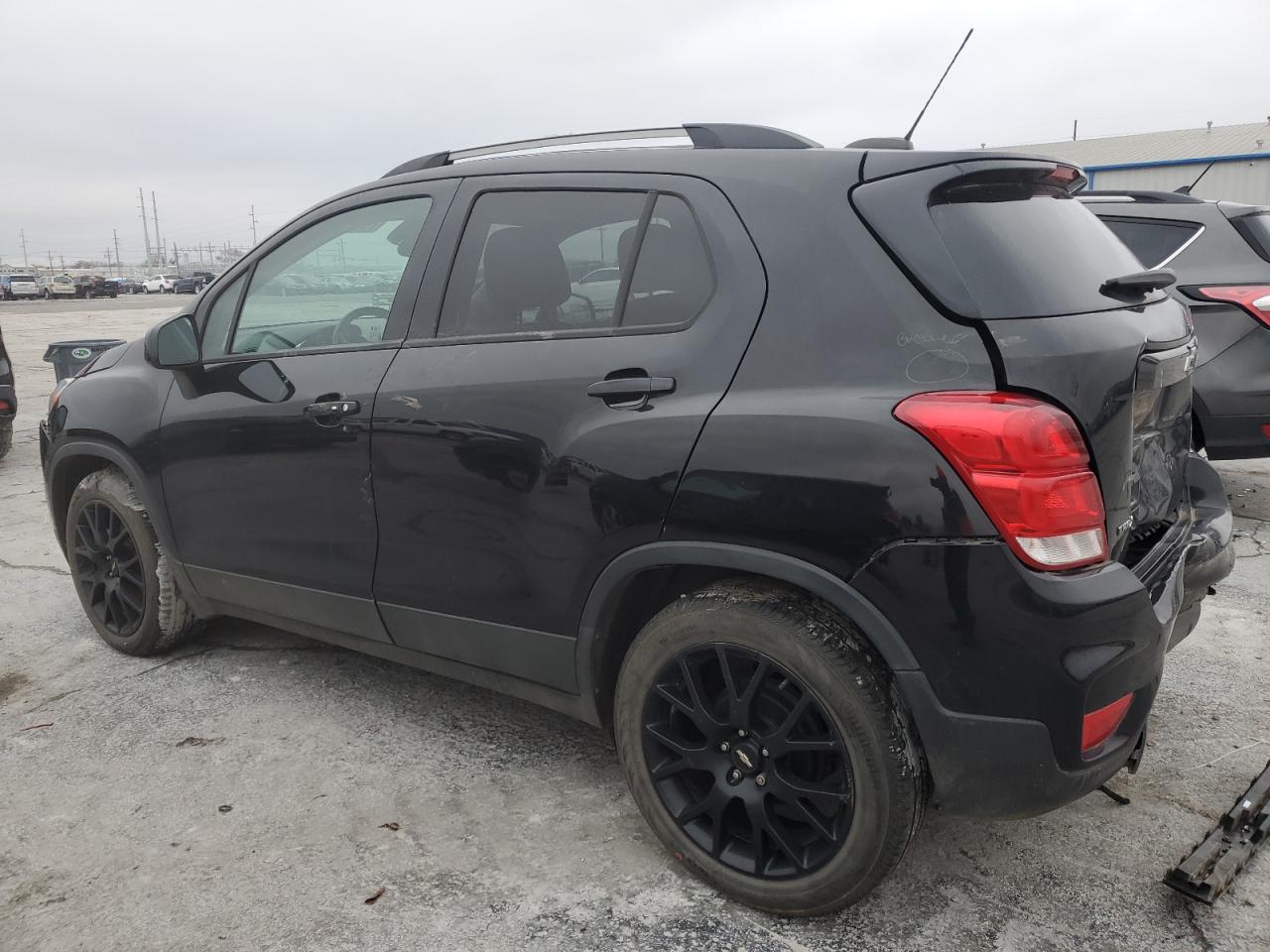 Image 2 of 2021 CHEVROLET TRAX 1LT 2021 with VIN KL7CJLSB8MB311337