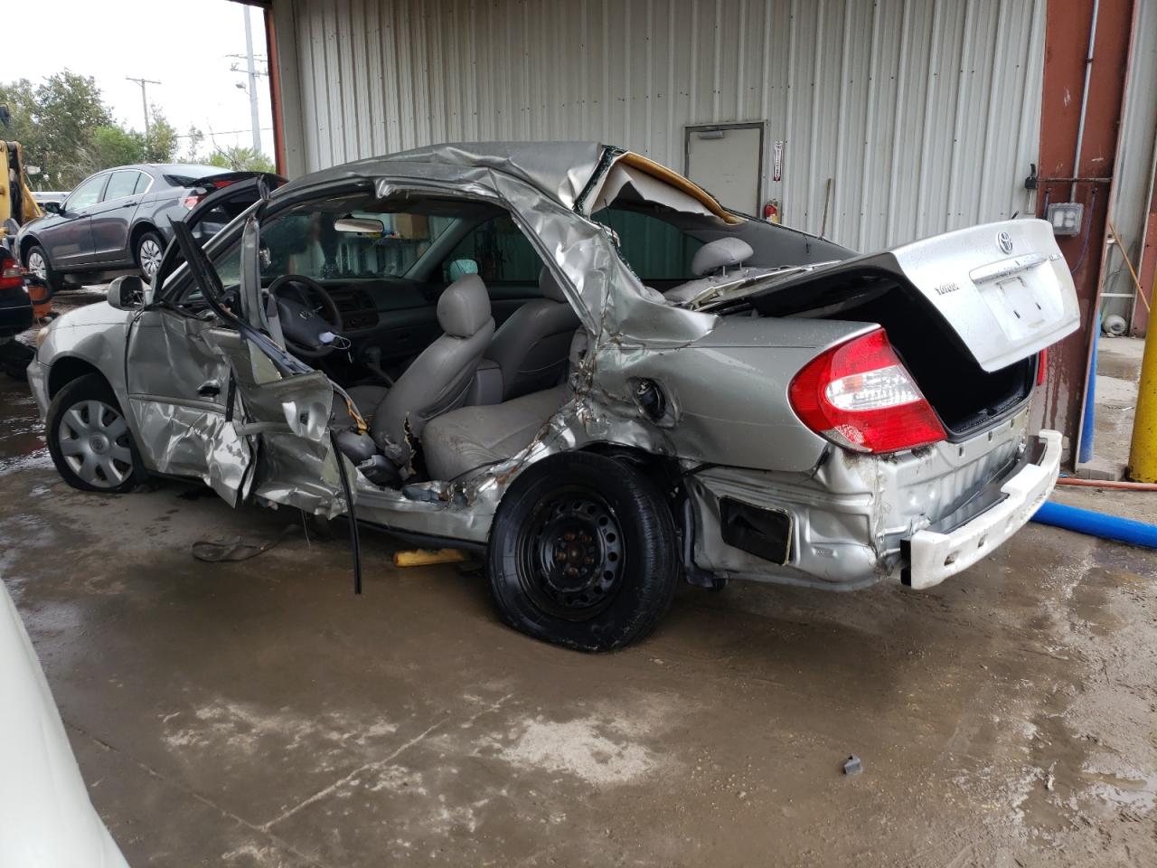 Obraz 2 z 2003 TOYOTA CAMRY LE 2003 z VIN 4T1BE32K23U771952