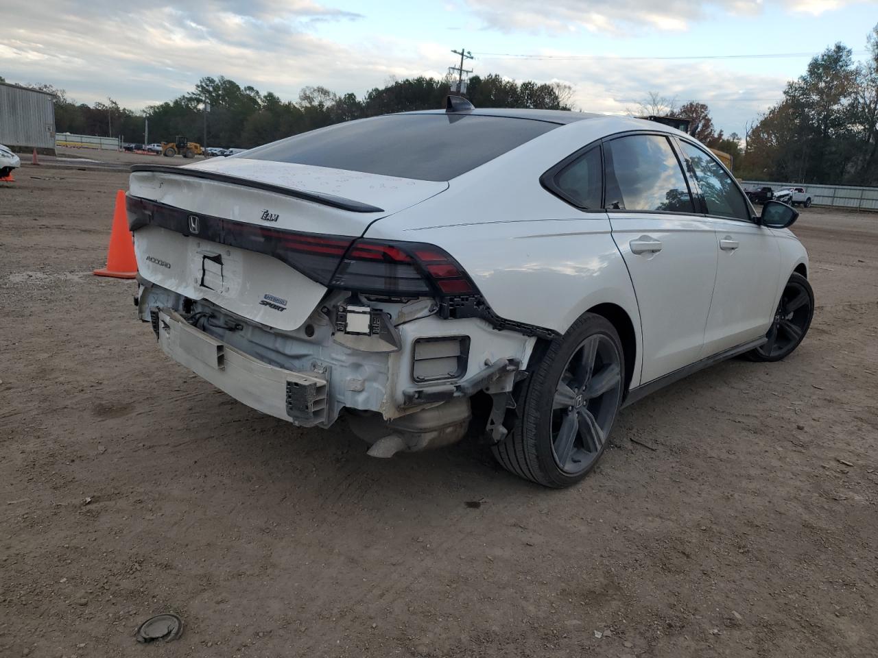 Изображение 3 2023 HONDA ACCORD HYBRID SPORT-L 2023 с VIN 1HGCY2F72PA022013