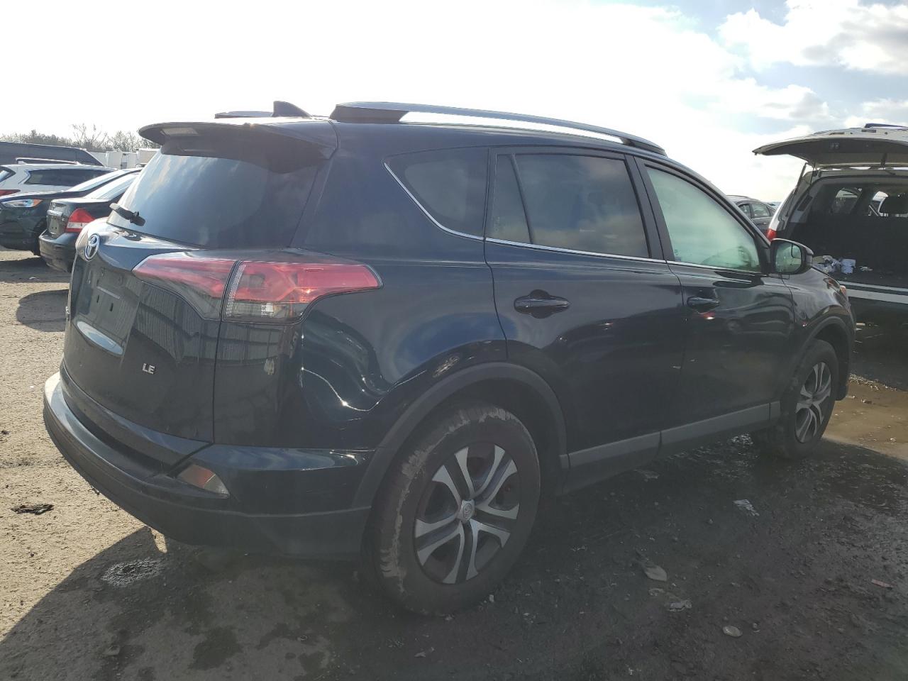 Obraz 3 z 2017 TOYOTA RAV4 LE 2017 z VIN 2T3ZFREV0HW320148