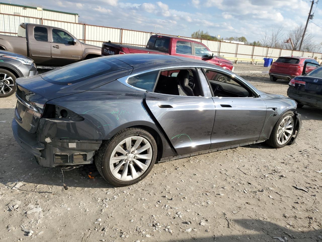 Изображение 3 2016 TESLA MODEL S  2016 с VIN 5YJSA1E25GF146234