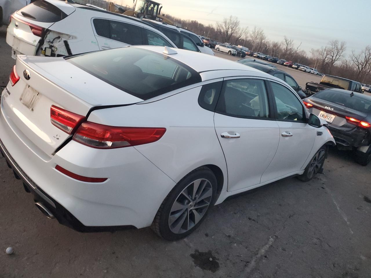 Obraz 3 z 2019 KIA OPTIMA LX 2019 z VIN 5XXGT4L35KG291227