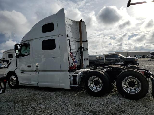 Image 3 of 2019 VOLVO VN VNL 2019 with VIN 4V4NC9TH8KN231791