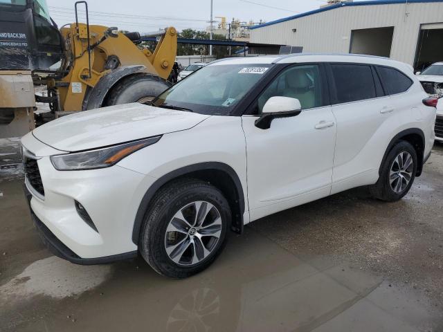 Изображение 2021 TOYOTA HIGHLANDER XLE 2021