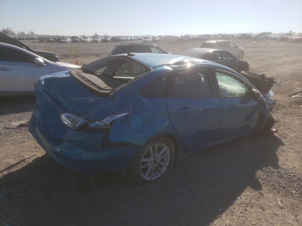 Image 3 of 2015 FORD FOCUS SE 2015 with VIN 1FADP3F2XFL227152